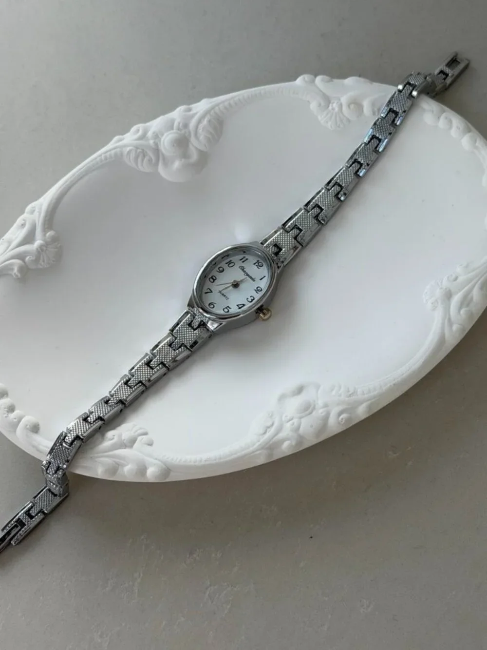 Sku0509 Retro Silver White dial Women Casual Oval Watch Bracelet‎ + gift box